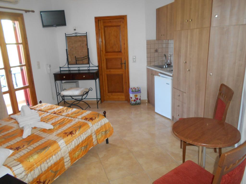Acti Plaka Hotel Esterno foto